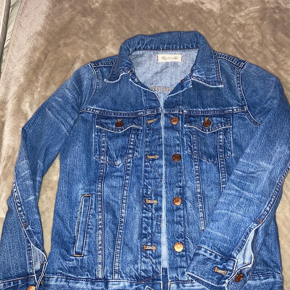 Fitted jean jacket
